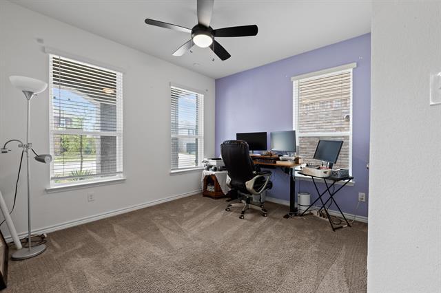 Building Photo - 925 West Dr