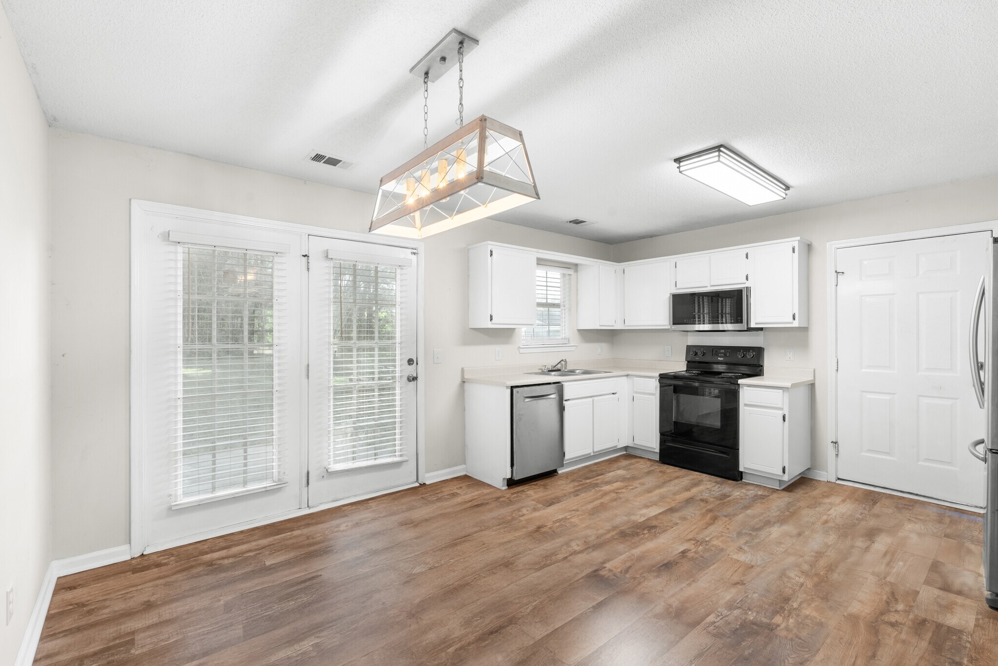 Building Photo - 306 Lawton Ct