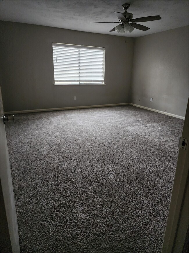 Building Photo - 17307 S Yorkglen Dr