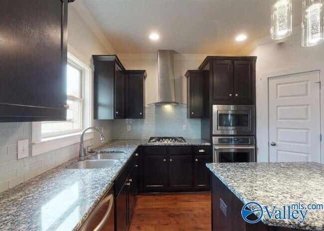 Building Photo - 7601 NW Ashor Dr
