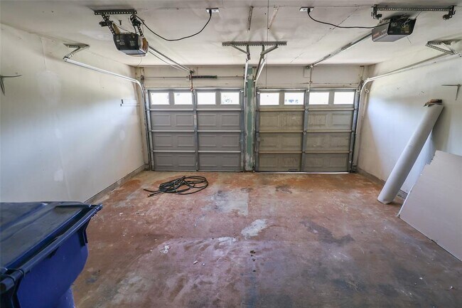 Building Photo - 1546 Ridgebriar Dr