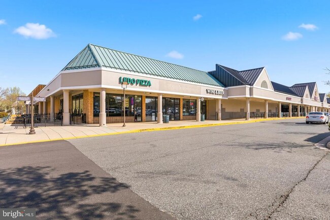 Building Photo - 14801 Pennfield Cir
