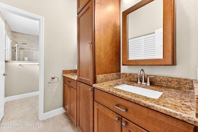 Building Photo - 810 Parkside Pl