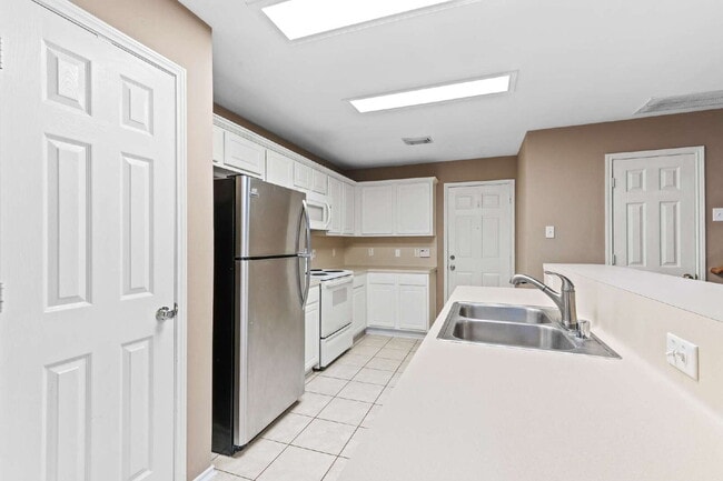 Building Photo - 51 Marble Rock Pl