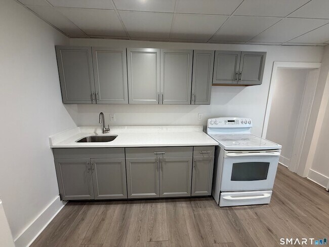 Building Photo - 170 N State St