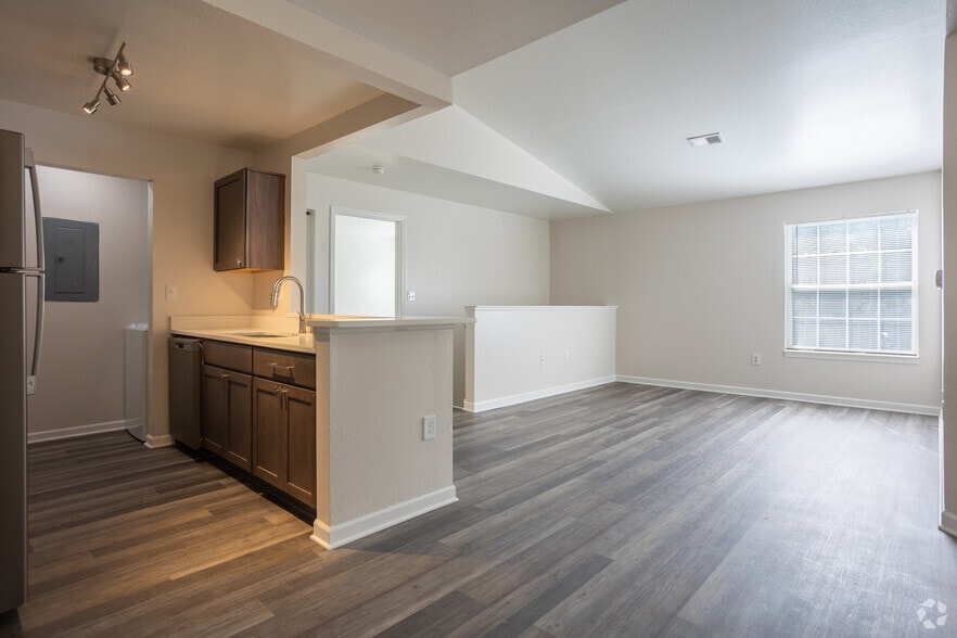 2 BR, 2 BA - 950 SF - Fountain Park Apartments