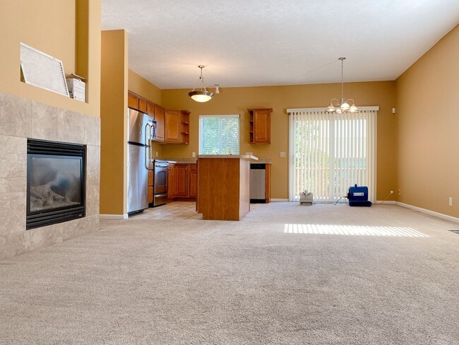 Building Photo - Beautiful 3 bed, 2 bath house at $2095 *PR...
