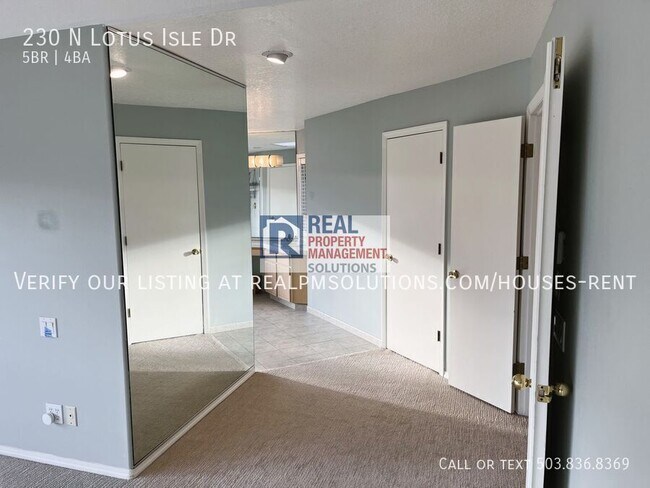 Building Photo - 230 N Lotus Isle Dr