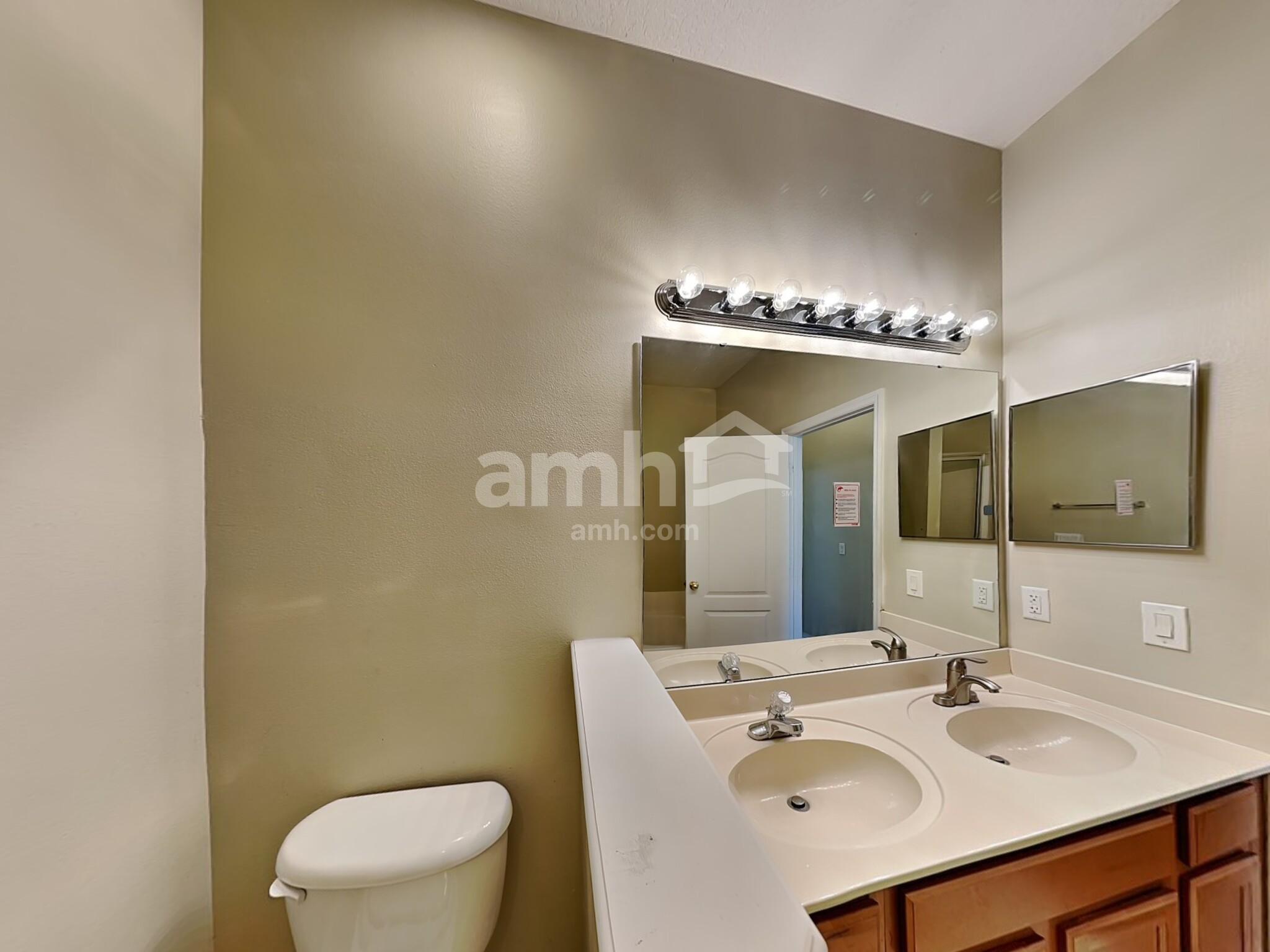 Building Photo - 3112 Dasha Palm Dr