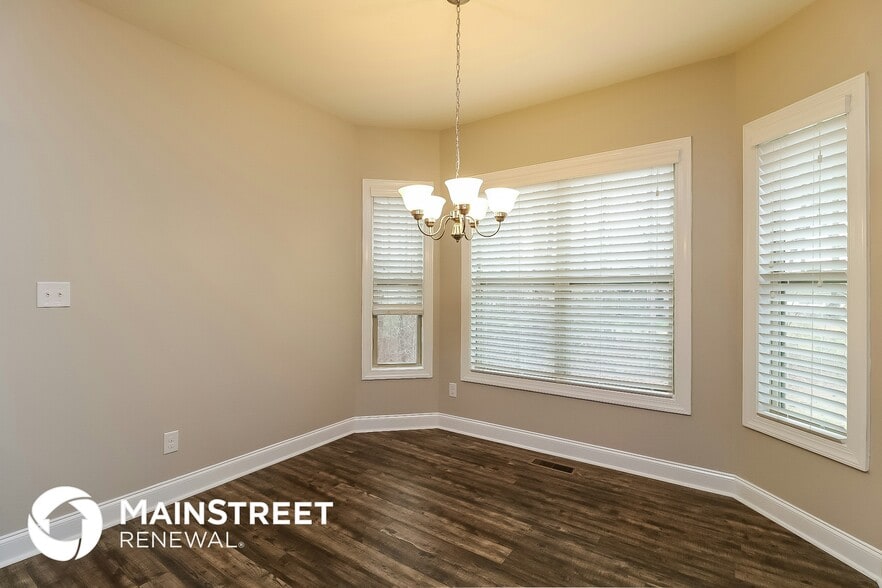 Building Photo - 39 Woodlot Dr