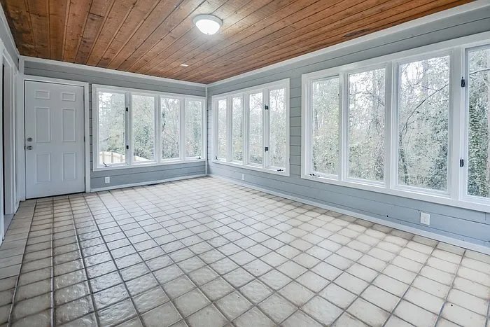 Building Photo - 1501 Blackbird Dr