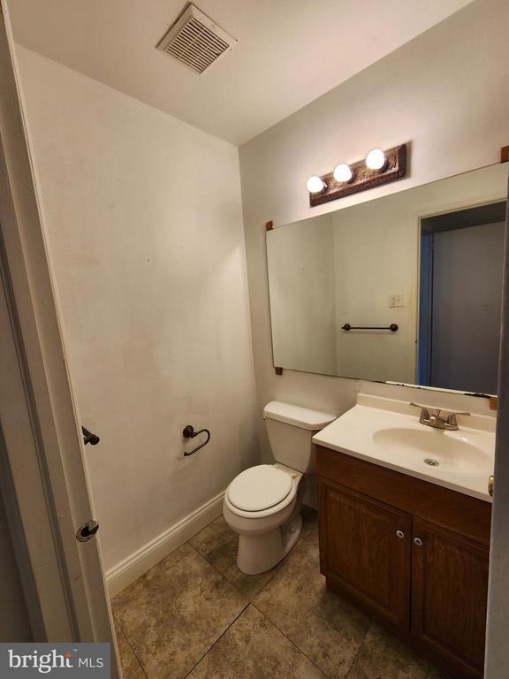Building Photo - 32 Scioto Ct