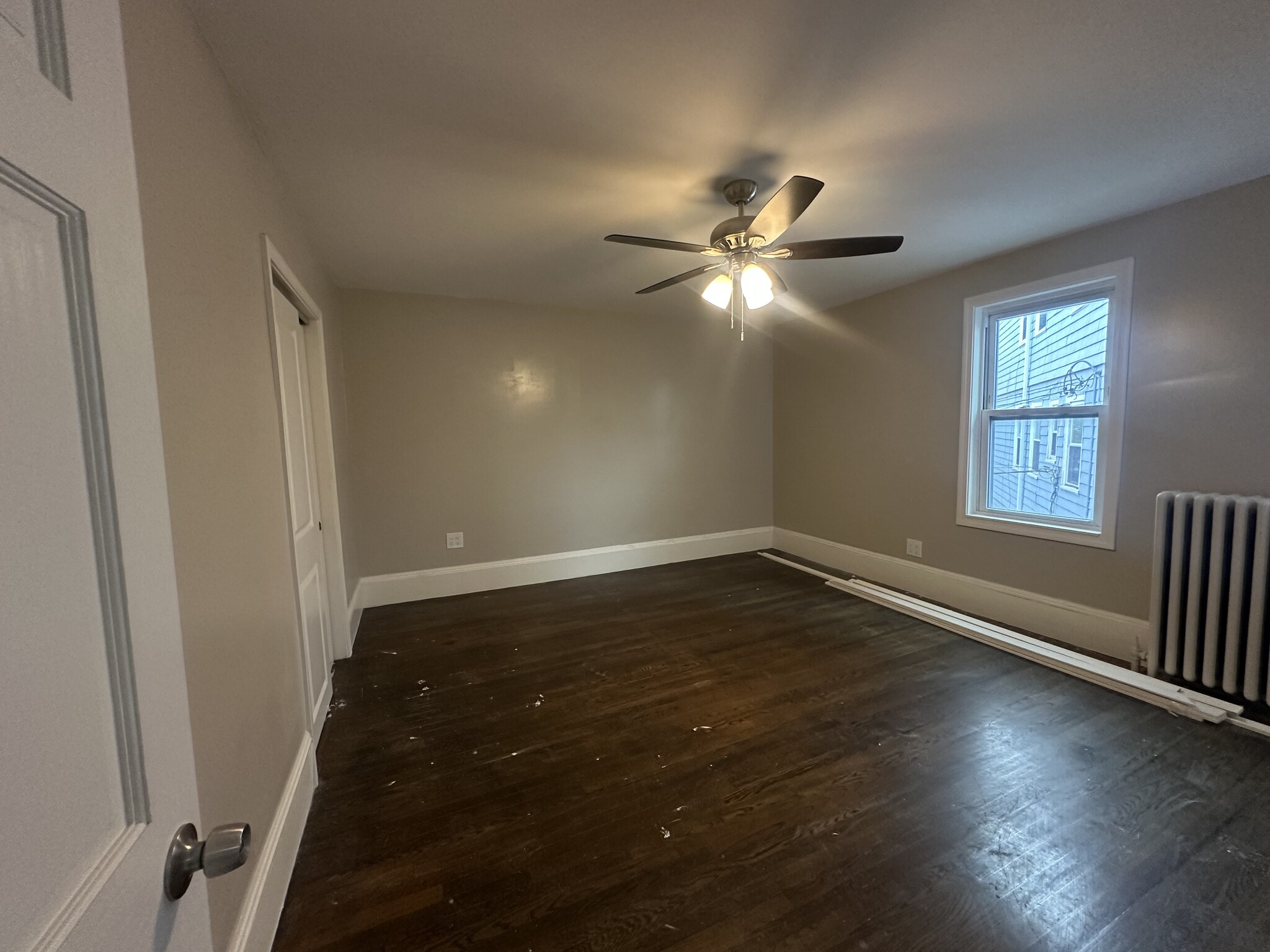 Building Photo - 13 Gladstone St