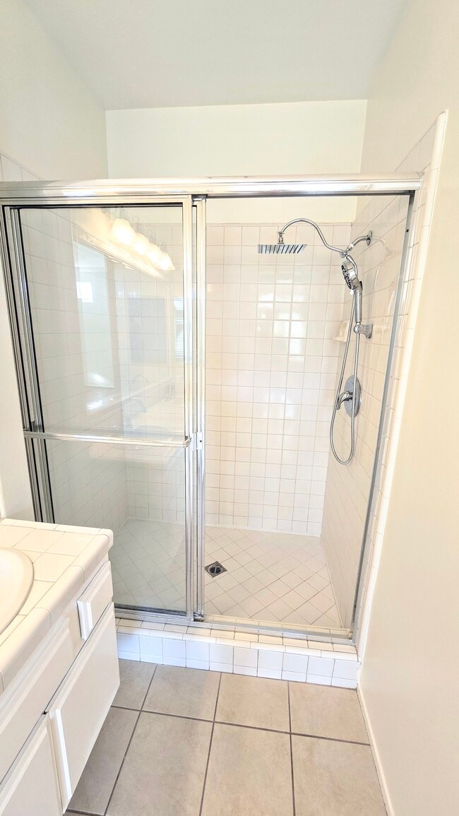 Building Photo - 231 Shorebreaker Dr