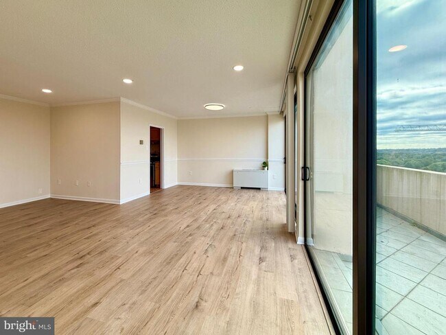 Building Photo - 4141 Henderson Rd
