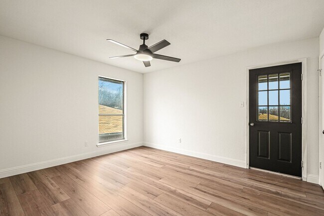 Building Photo - Beautifully updated 2-2.5-2 in Mistletoe Heights, Fort Worth!