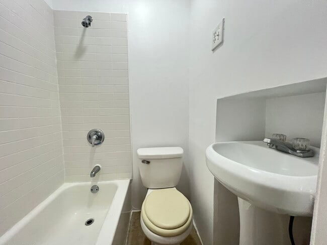 969 Summit Ave Unit 1 - 967 Summit Ave