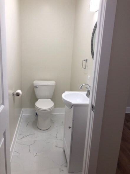 Building Photo - 152 Pearl St