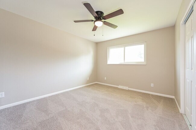 Building Photo - "Charming 4-Bedroom Home with 2 Full Baths...