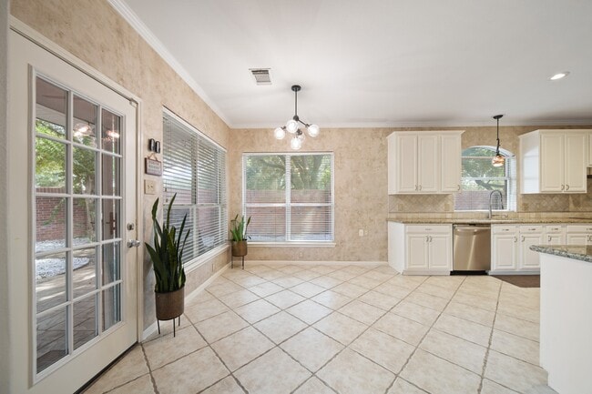 Building Photo - 6402 Parkriver Crossing