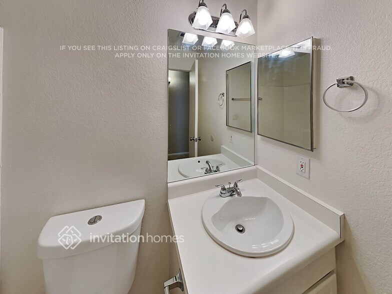 Building Photo - 5011 Colby St