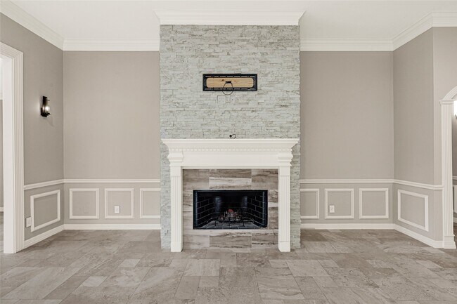 Building Photo - 6403 Parkriver Crossing