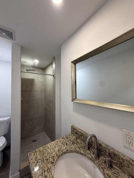 Building Photo - 58 Vinal Ave