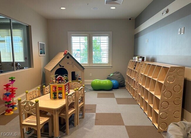 Building Photo - 14160 Pine Lodge Ln