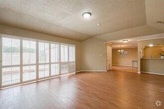 Building Photo - 14947 Heritage Wood Dr
