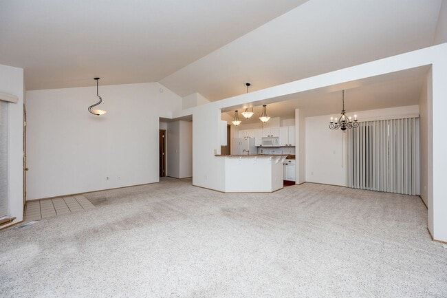 Building Photo - Rambler 3 Bedroom 2 Bath Fenced Yard - Orting