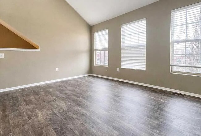 Building Photo - 15650 Stone Crossing Dr