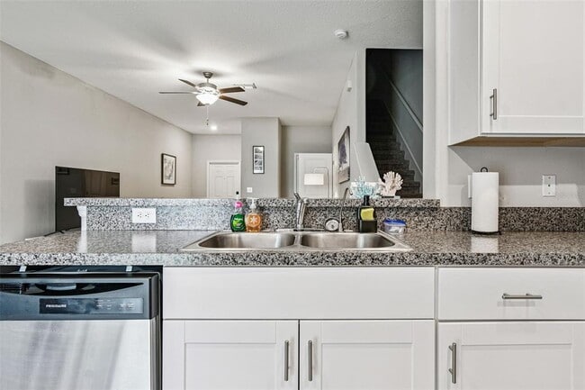 Building Photo - 4415 Globe Thistle Dr