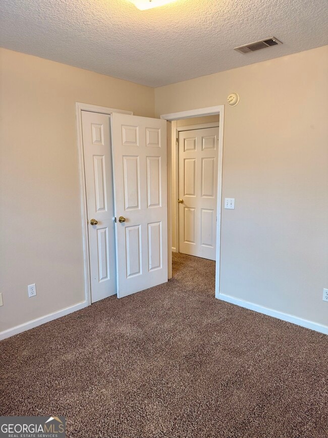 Building Photo - 412 Lawnwood Ct