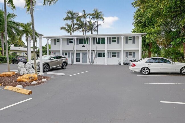 Building Photo - 1821 Middle River Dr