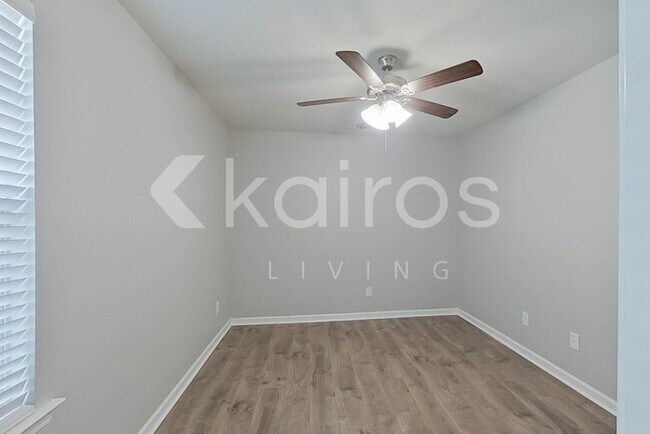 Building Photo - 417 Mango Dr