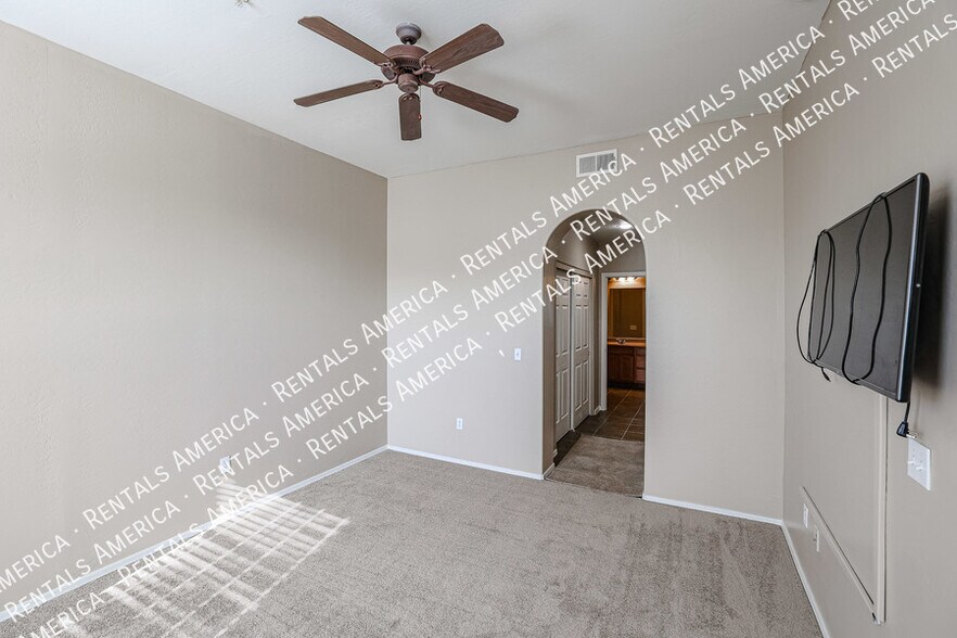 Building Photo - 14575 W Mountain View Blvd