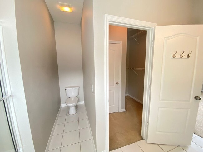 Building Photo - Newly Listed 2/2 in a Beautiful Community!