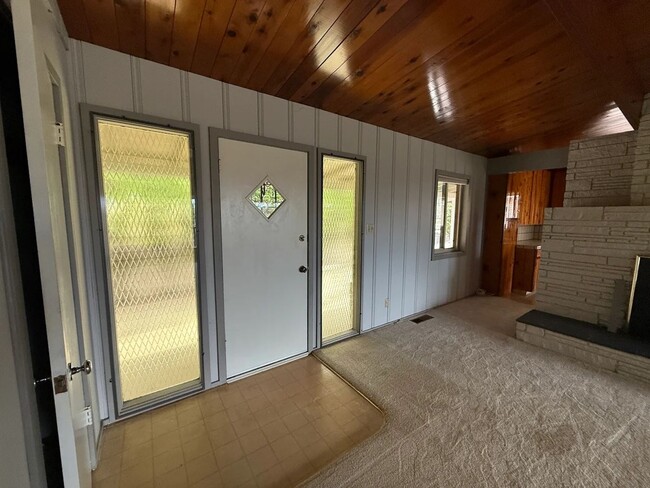 Building Photo - 174 Sunset Ln