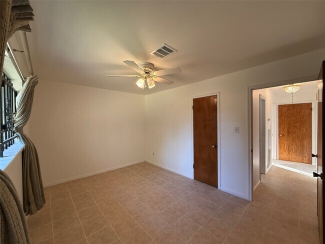 Building Photo - 7325 Ley Rd