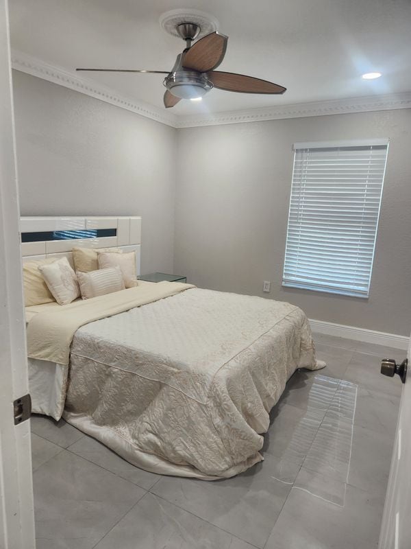 Building Photo - 13381 NW 7th Ter