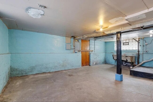 Building Photo - 1301 W 71st Pl