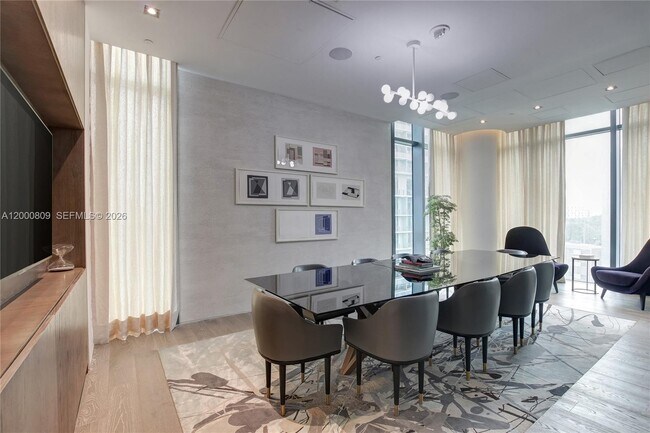 Building Photo - 650 NE 32nd St