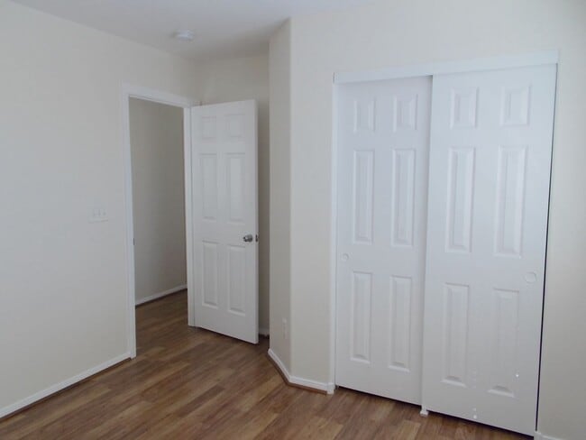 Building Photo - Come live the Las Vegas dream!