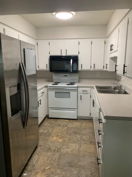 Primary Photo - 210 N 4th St