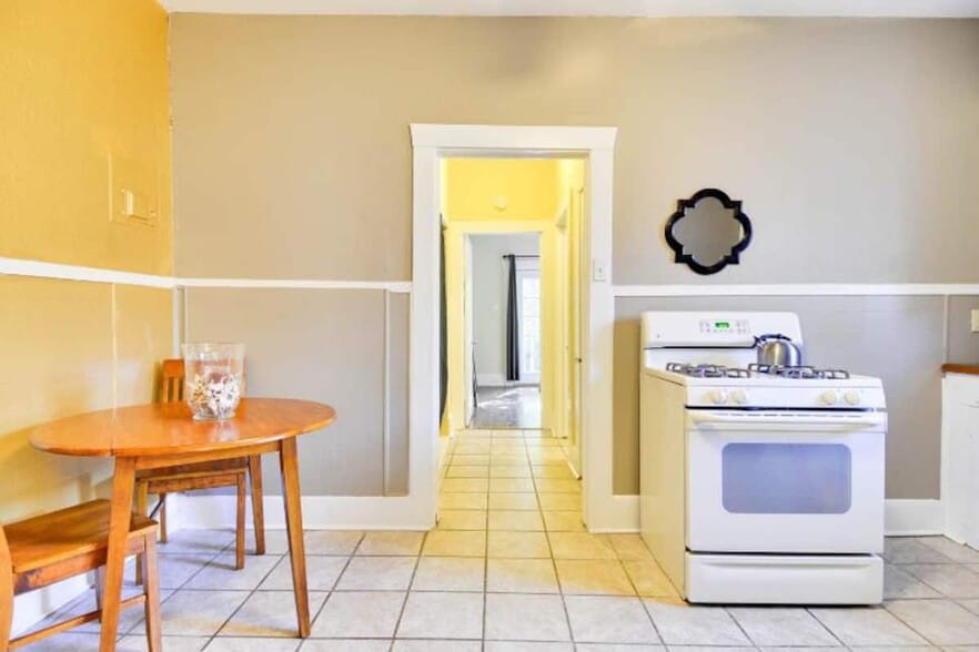 Building Photo - 806 E Ashby Pl