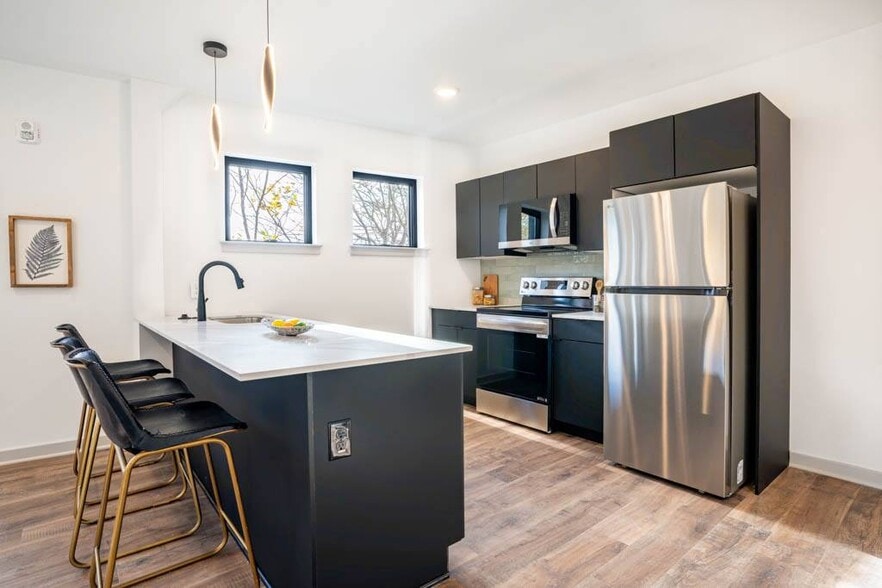 Building Photo - Parkline