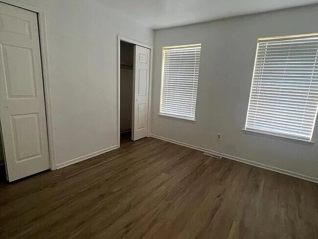 Building Photo - 1404 Weatherstone Dr