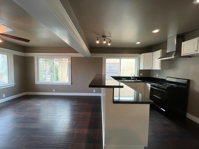 Building Photo - 17 Bonito Ave