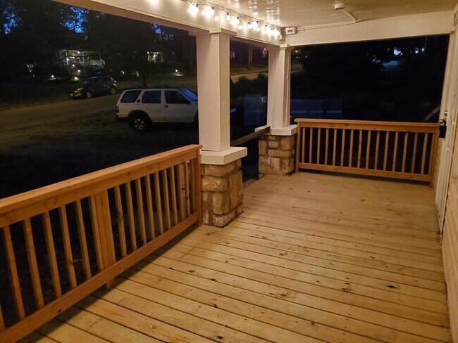 Building Photo - 1192 E 66 St