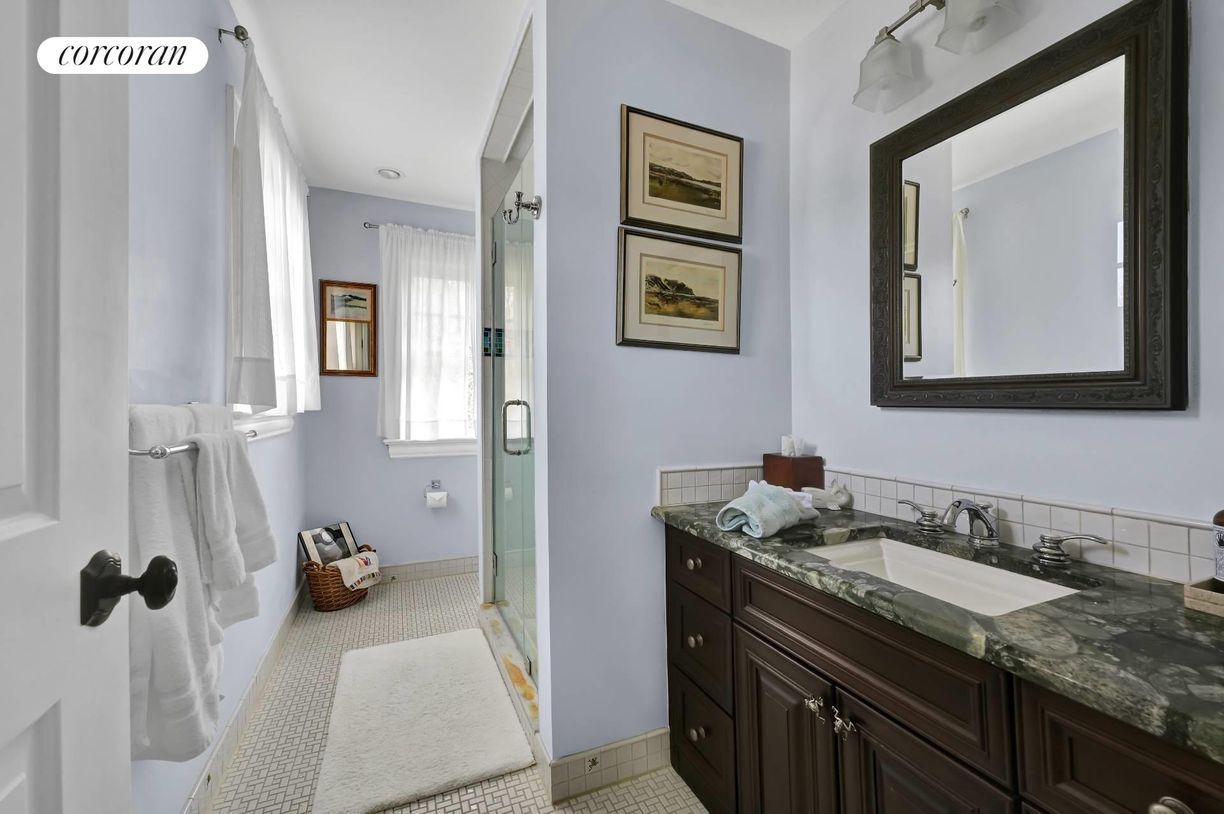 Building Photo - 9 Private Rd